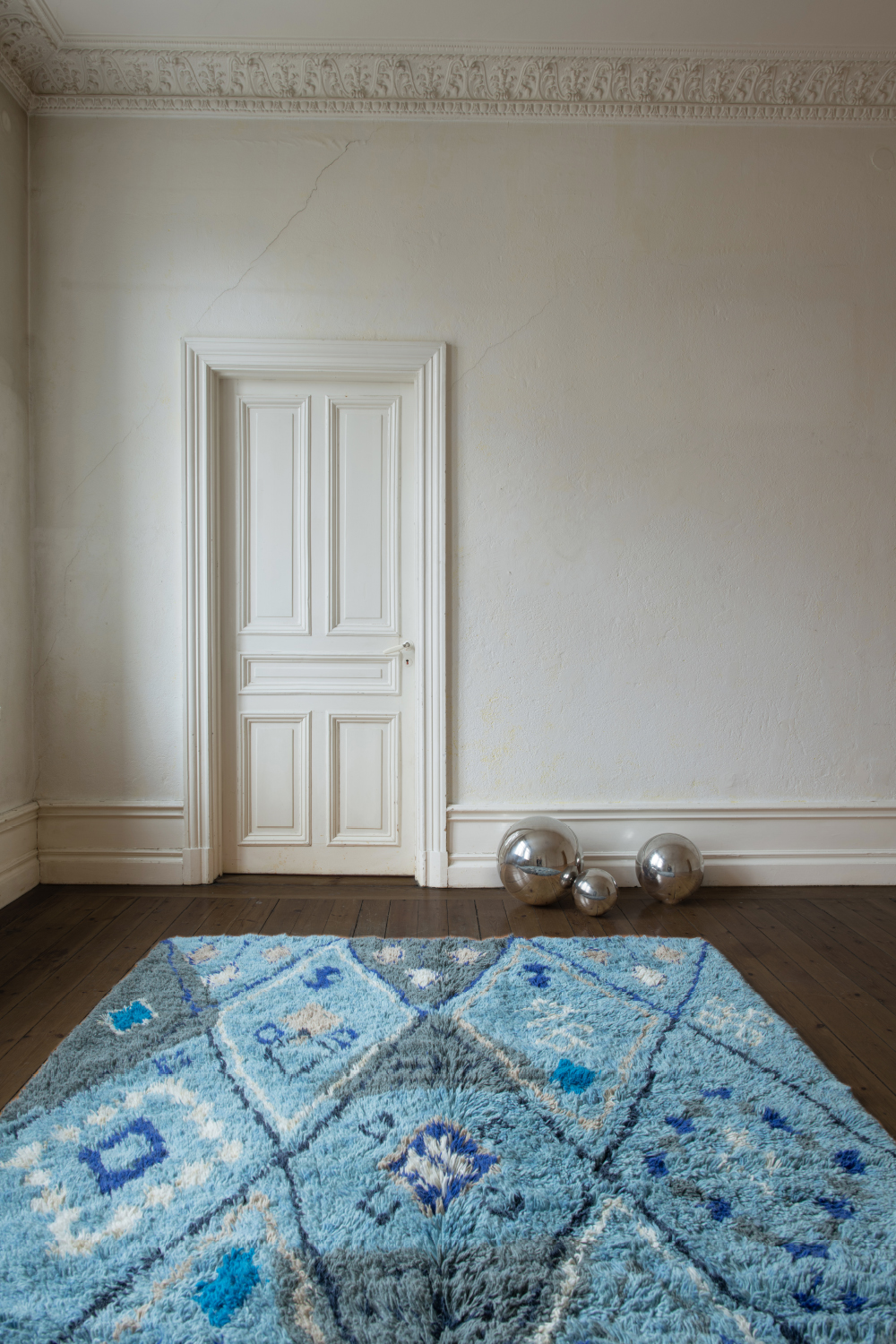 Layered patterned modern oriental wool rug